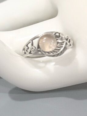 Vintage Southwestern Sterling Silver Moonstone Ornate Feather Ring